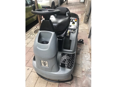 Karcher B 90 Binicili Yer Temizleme Makinesi - 3