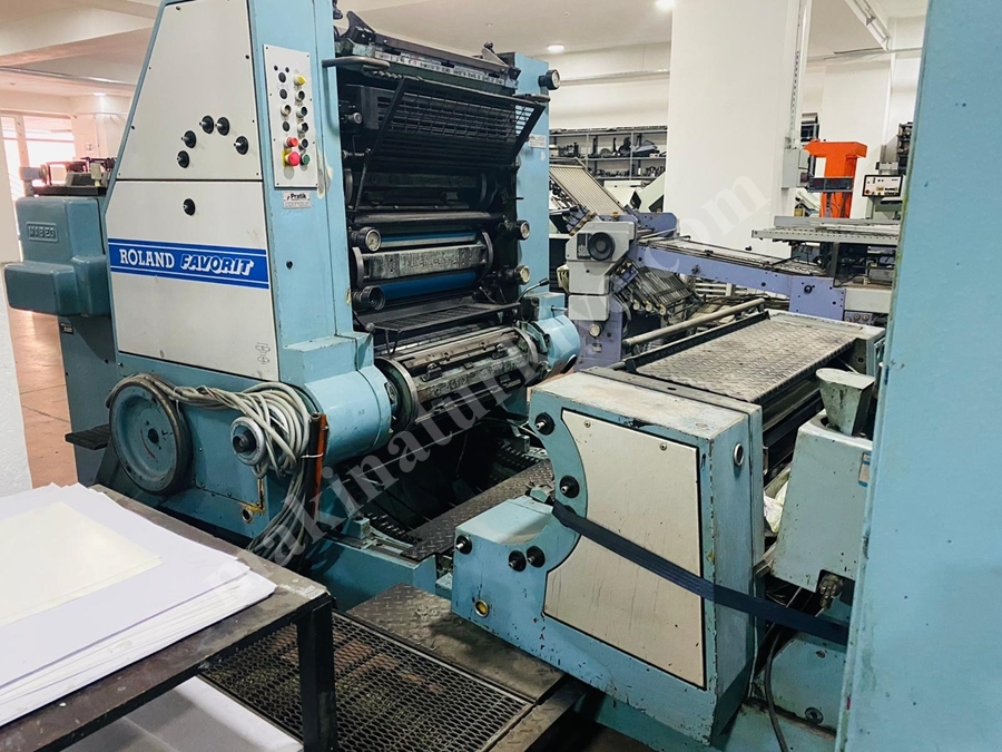Roland Favorit Ofset 2 Renk Baskı Makinesi