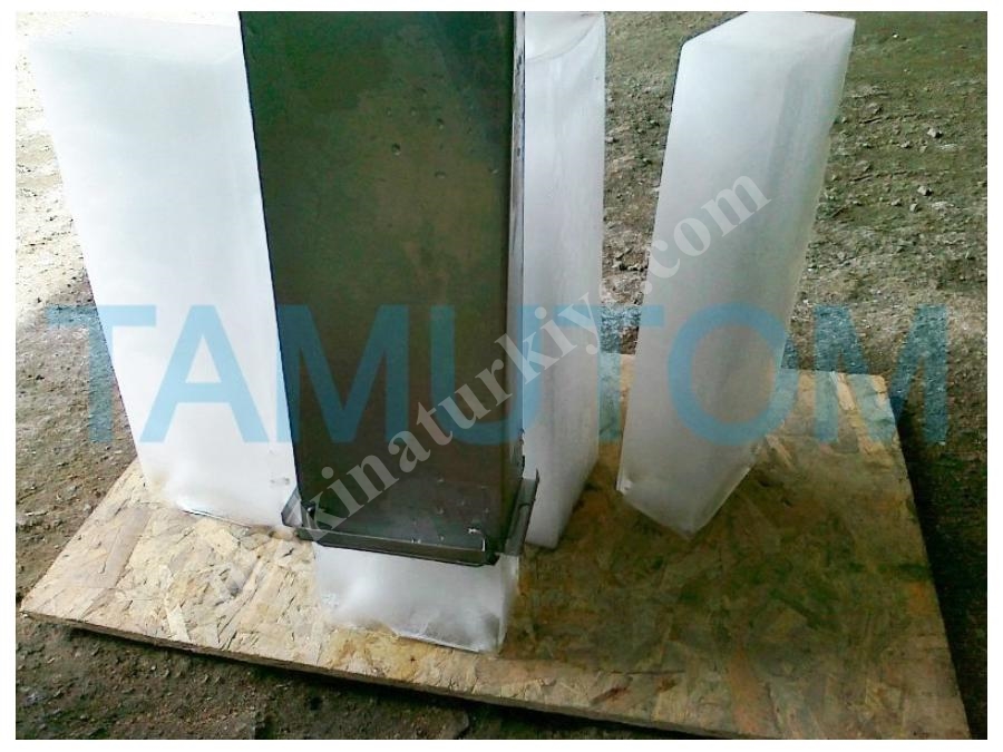 250 Kg /Day Block Ice Machine