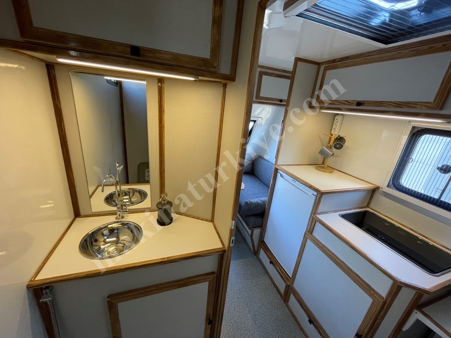 4 Kişilik Çekme Karavan 3.90 M