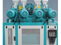 Machine d'extrusion de semelles TR-PVC bicolore 2 stations - 3