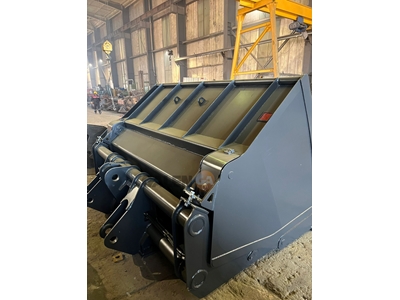 High Discharge Bucket - 9
