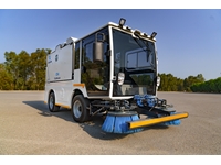 2m3 and 3m3 Hydrostatic Compact Road Sweeper Machine - 10