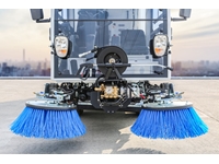 2m3 and 3m3 Hydrostatic Compact Road Sweeper Machine - 8