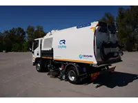 4 M³ Truck Mounted Vacuum Road Sweeping Equipment