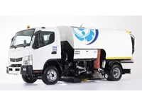 4 M³ Truck Mounted Vacuum Road Sweeping Equipment - 0