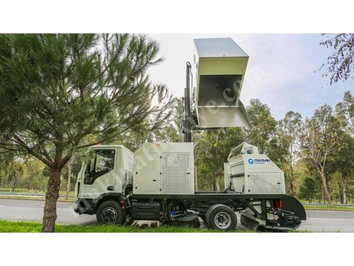 4.5 M³ Truck-Mounted Mechanical Street Sweeper with  Garbage Capacity