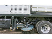 4.5 M³ Truck-Mounted Mechanical Street Sweeper with  Garbage Capacity - 7