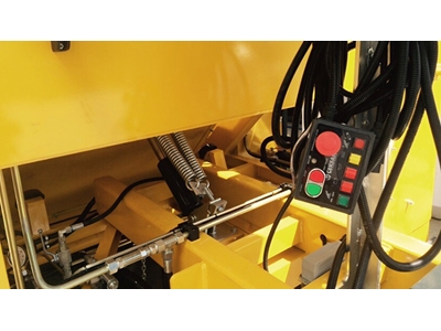Truck-Pulled Type Elevator Road Sweeper Machine - 6