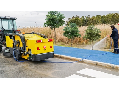 2m³ Yol Sulama Yıkama İlaçlama ve Süpürme Aracı - 3