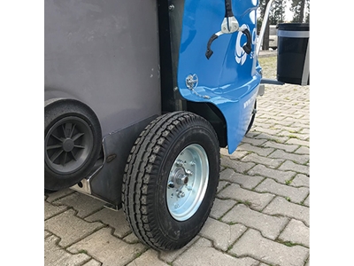 Elle Çekilir Tip (24V) Elektrikli Yol Süpürme Makinası - 3
