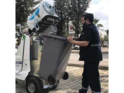 Elle Çekilir Tip (24V) Elektrikli Yol Süpürme Makinası - 7