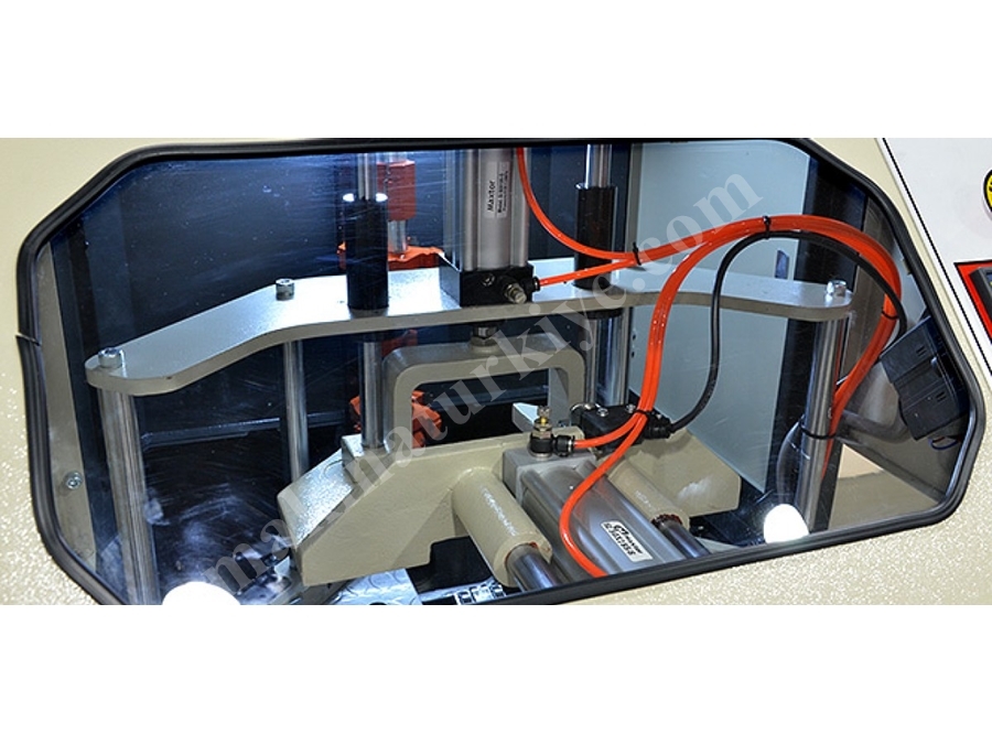 KT 004 (4 Bıçaklı) Pvc Köşe Temizleme Makinesi