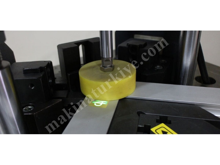 AP Max 8000 Kg Alüminyum Köşe Presi