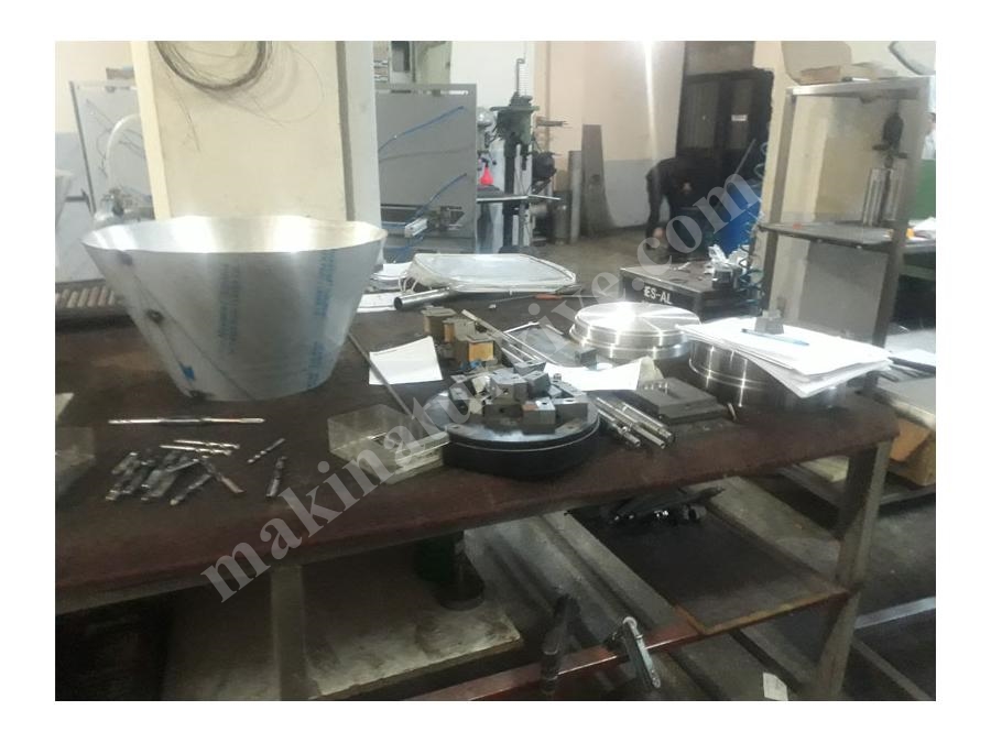 Vibrasyonlu Kapak Besleme Makinesi