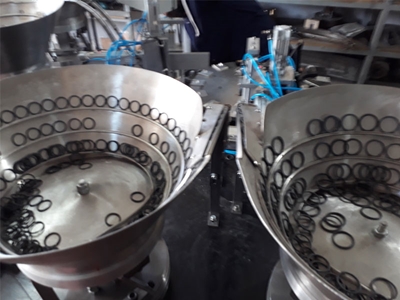 Vibrasyonlu Kapak Besleme Makinesi - 3