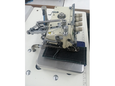 Machine de surjet automatique à 5 fils avec transporteur Yamato - 3