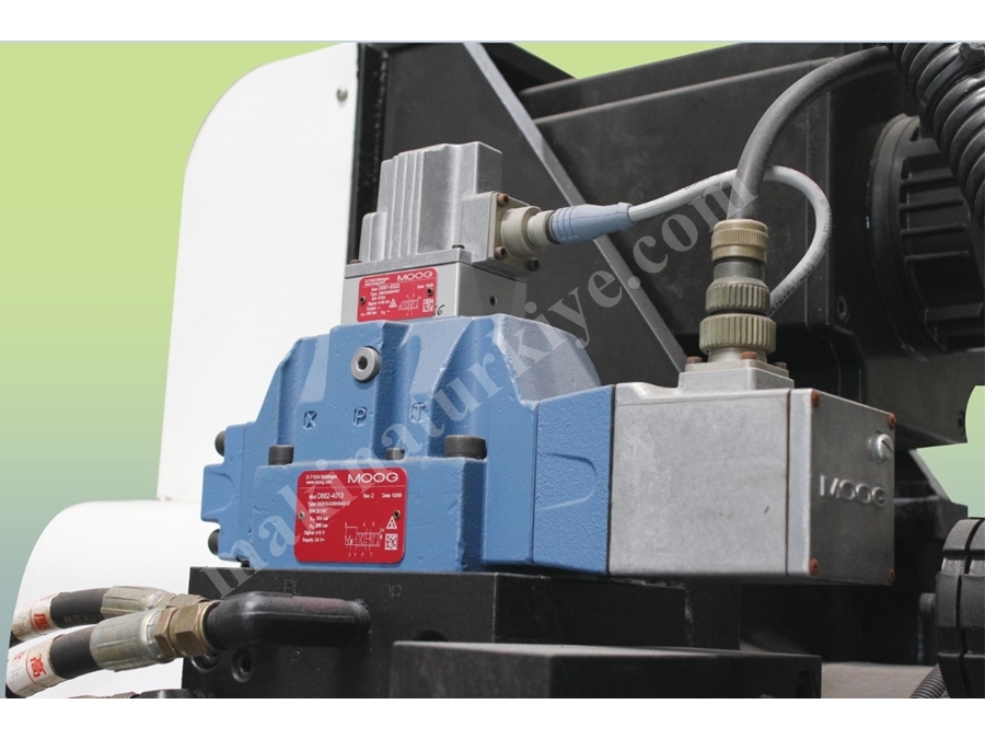 90 Ton Yüksek Hızlı Plastik Enjeksiyon Makinesi