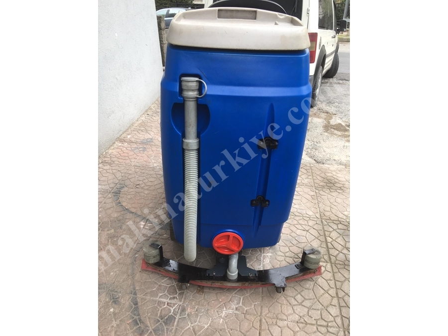 Binicili Yüzey Temizleme Makinası