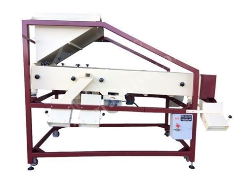 900 Kg/Hour Vibrating Nuts Sieving Machine
