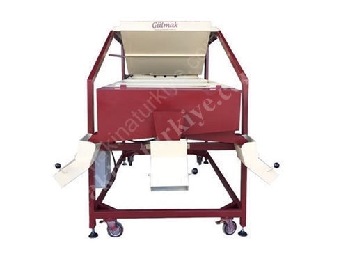 900 Kg/Hour Vibrating Nuts Sieving Machine