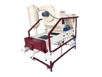 450-900 Kg/Hour Vibrating Nuts Sieving Machine - 1