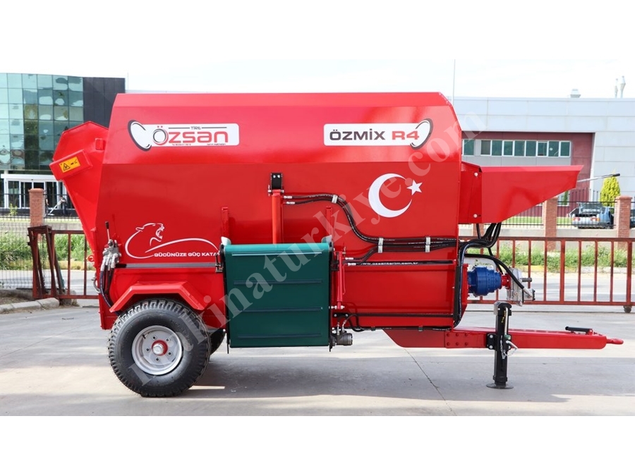 Çift Yatay Helezonlu Yem Karma Makinası