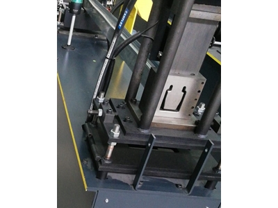 Machine à cintrer les plaques en forme de volet à rainure de calibre 100 - 1