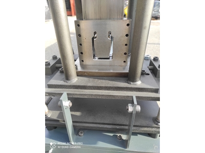 Machine à cintrer les plaques en forme de volet à rainure de calibre 100 - 5