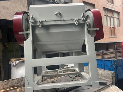 Broyeur neuf avec une capacité de 3 tonnes - 1