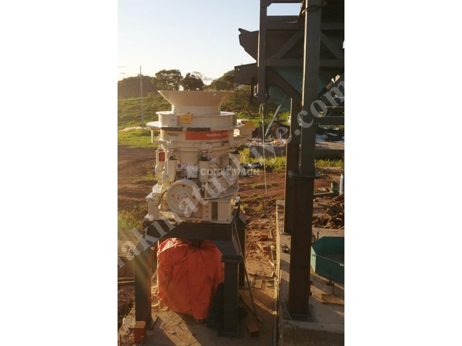 17.350 Kg Hazne Kapasiteli Konik Kırıcı