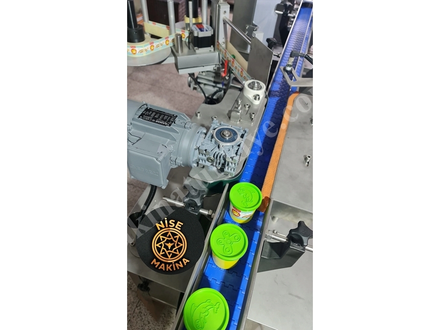 Konveyörlü Etiket Yapıştırma Makinası