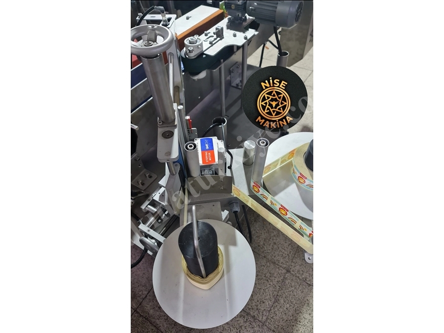 Konveyörlü Etiket Yapıştırma Makinası