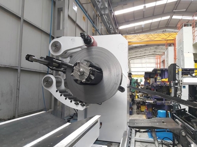 15 Ton 1600x1600 Çap Rulo Arabalı Rulo Saç Açıcı Sürücü Makinası