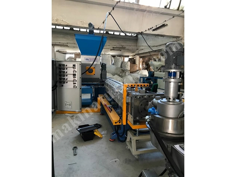 140 mm Vidalı Yan Beslemeli Granül Extruder