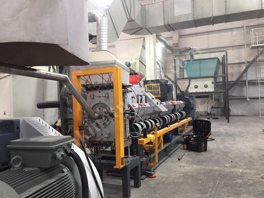 140 mm Vidalı Yan Beslemeli Granül Extruder