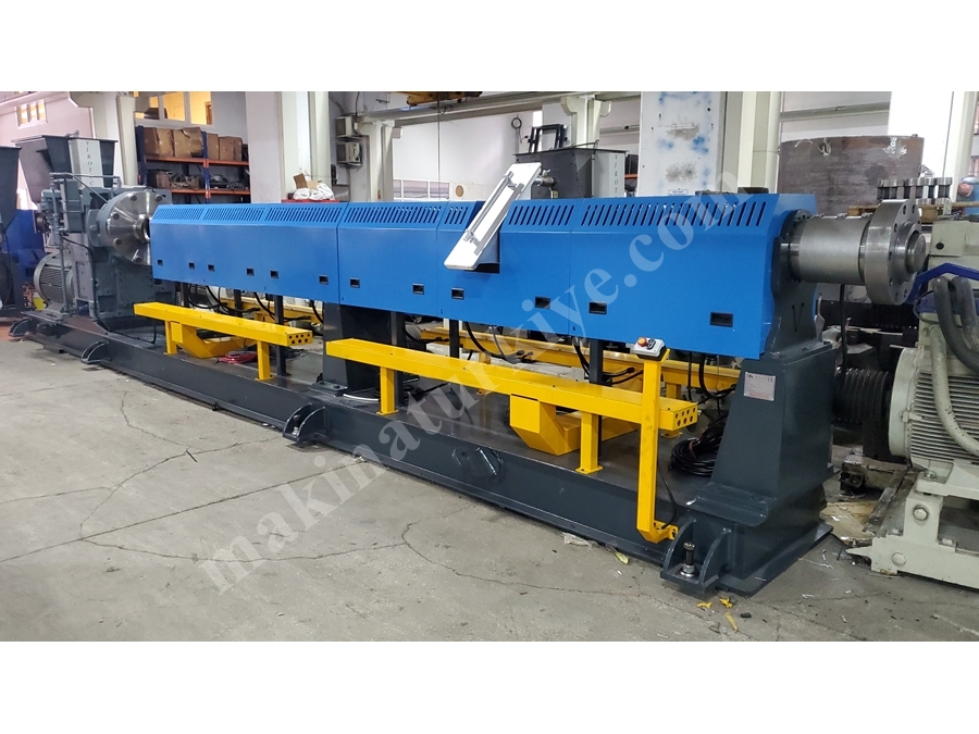 160 mm Vidalı Yan Beslemeli Granül Extruder