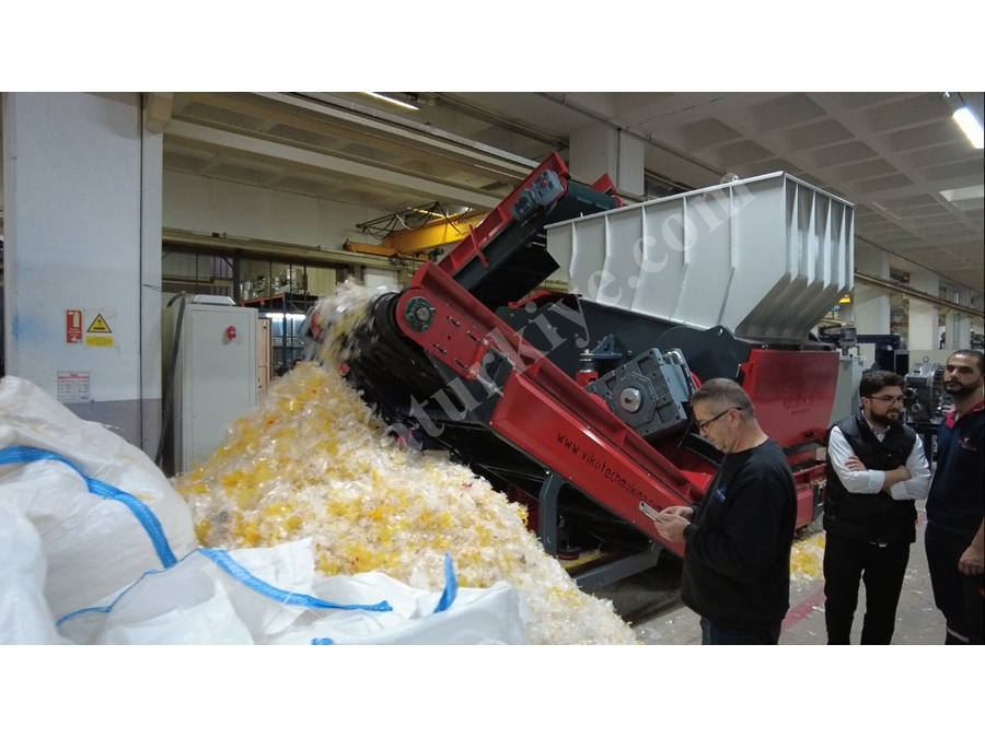 Tek Rotor Açılı Shredder Plastik Kırma Makinaıs