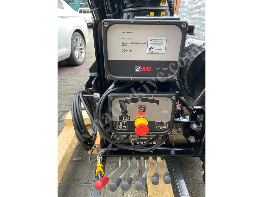 Hiab Uzaktan Kumandalı Mobil Vinç 