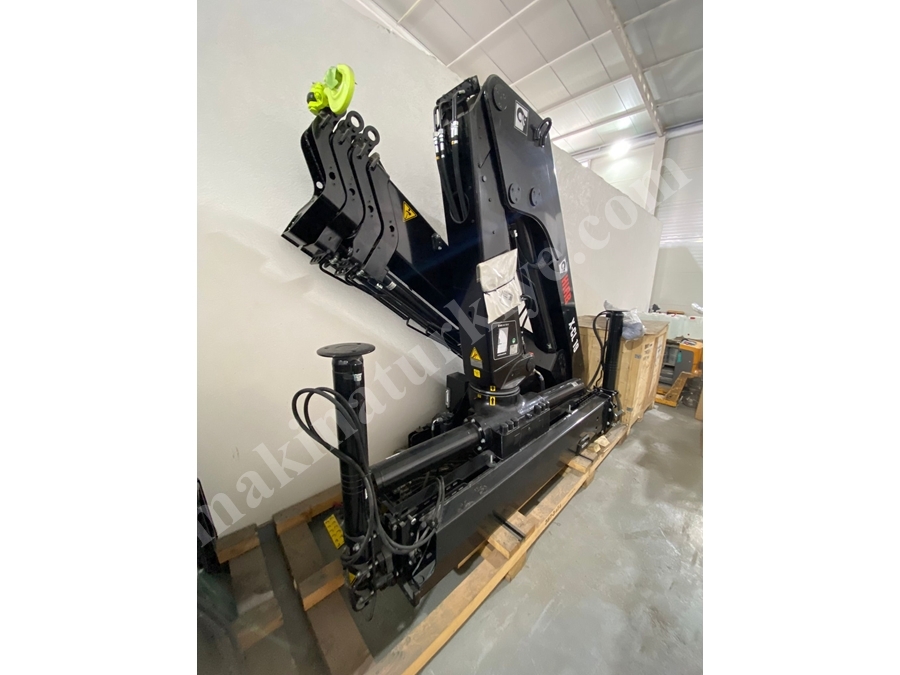 Hiab 4950 Kg Uzaktan Kumandalı Vinç
