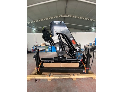 Hiab 4950 Kg Uzaktan Kumandalı Vinç - 0