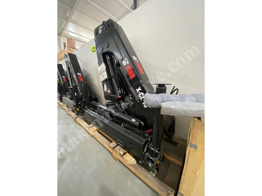 Hiab 4950 Kg Uzaktan Kumandalı Vinç
