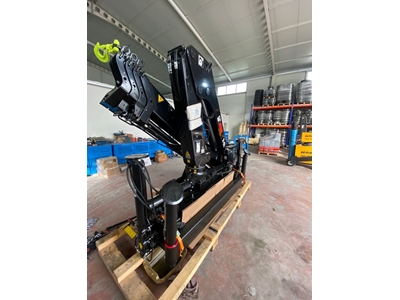 Hiab 4950 Kg Uzaktan Kumandalı Vinç - 1