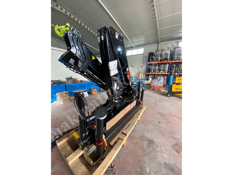 Hiab 4950 Kg Uzaktan Kumandalı Vinç
