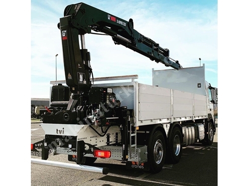 Hiab 5400 Kg 6 Hidrolik Bomlu Mobil Vinç Kasalı 