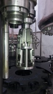 Machine de capsulage de bouteilles - 0