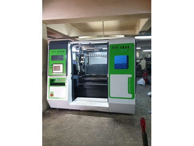2 kW Kabinli Çift Tabla Fiber Lazer Kesim Tezgahı