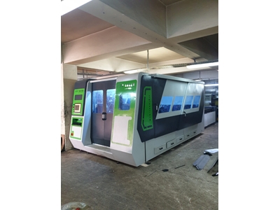 3 kW Kabinli Çift Tabla Fiber Lazer Kesim Tezgahı