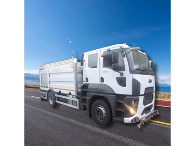 Camion-citerne à double étage de 8000 litres - 0