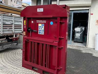  250 Kg Dikey Atık Balyalama Presi - 1